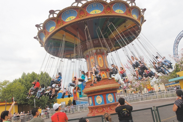 Crianças sorteadas na rádio Difusora se divertiram no último sábado, no Hopi Hari